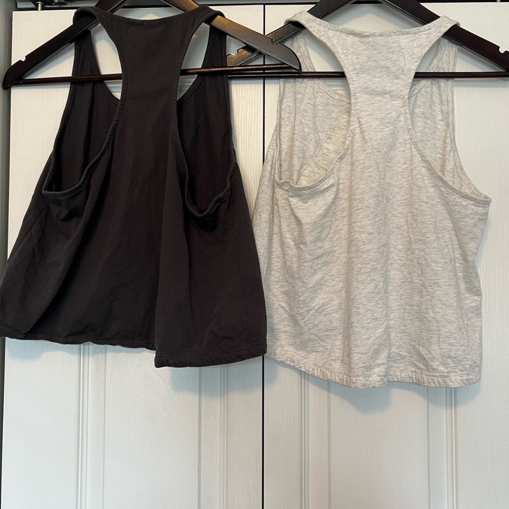Set of 2 adidas crop top tank tops size S - Picture 2 of 2